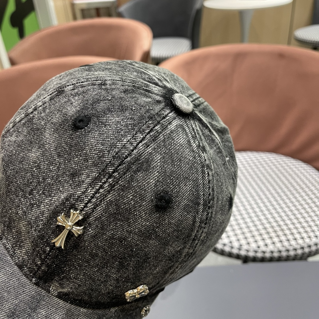 克罗心🆕春款牛仔面料棒球帽，个性时尚款
经典十字架标志，休闲带点酷酷的感觉，中性款
男女同款！多种色系，