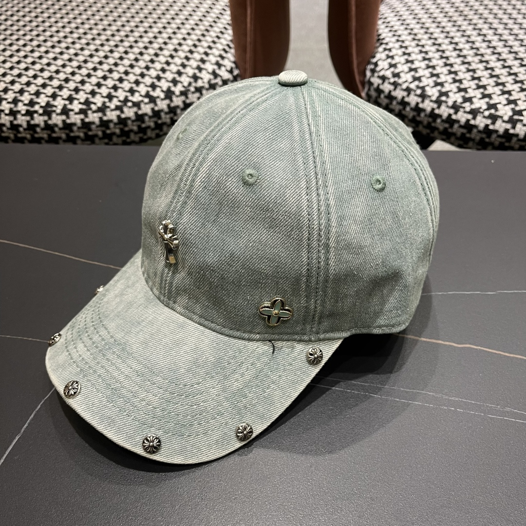 克罗心🆕春款牛仔面料棒球帽，个性时尚款
经典十字架标志，休闲带点酷酷的感觉，中性款
男女同款！多种色系，