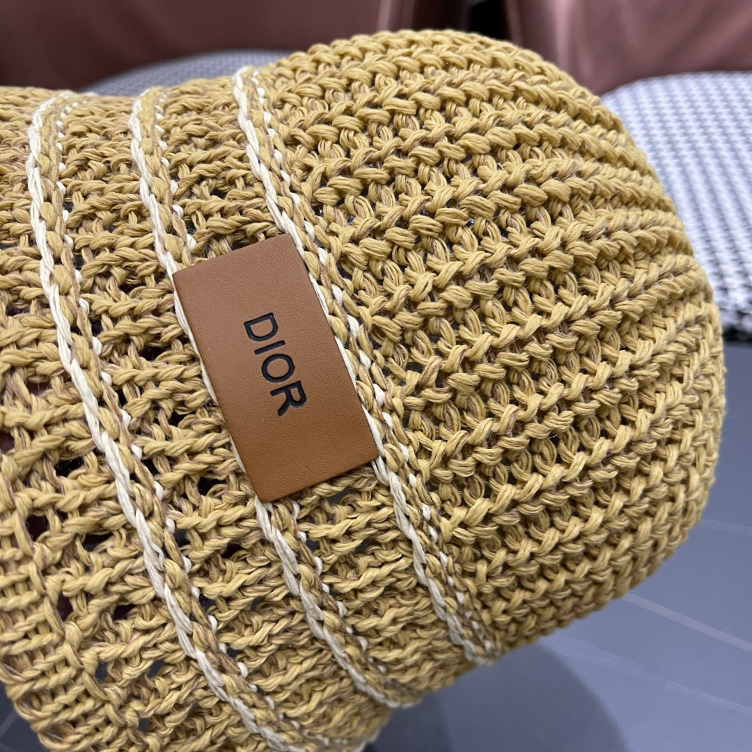  迪奥Dior 春夏季开叉蝴蝶结飘带品脸小桶帽子女编织透气百搭渔夫帽针织盆帽