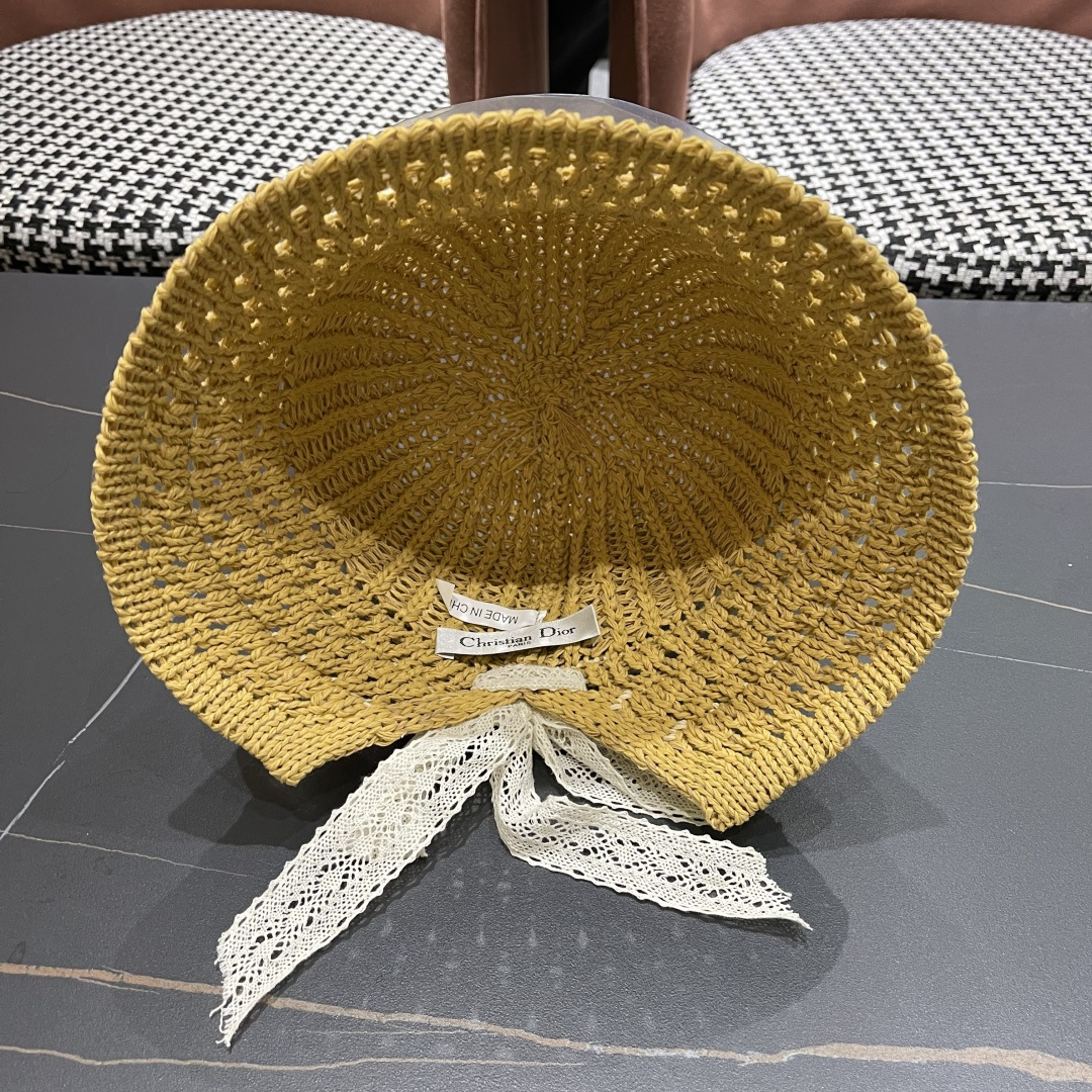  迪奥Dior 春夏季开叉蝴蝶结飘带品脸小桶帽子女编织透气百搭渔夫帽针织盆帽