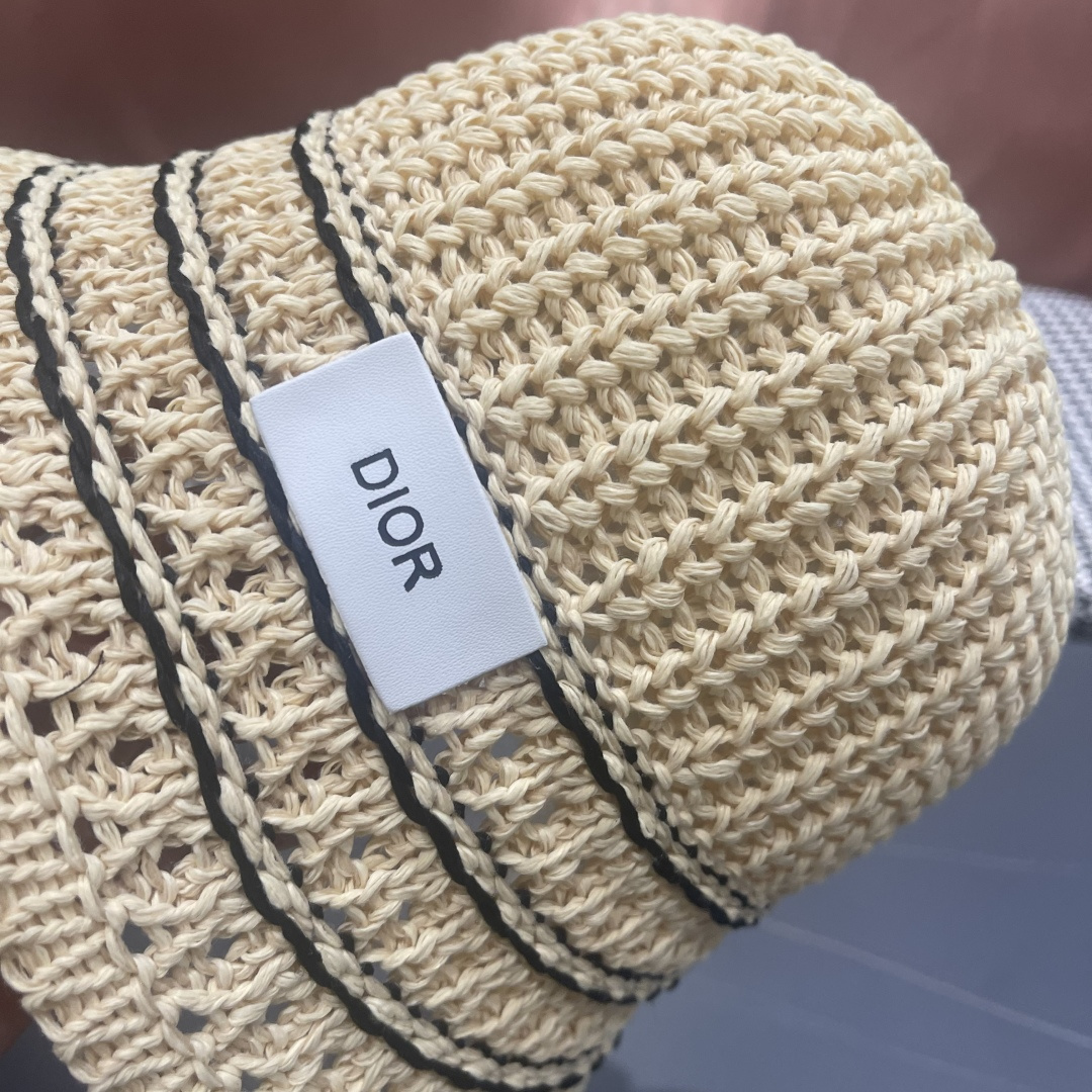  迪奥Dior 春夏季开叉蝴蝶结飘带品脸小桶帽子女编织透气百搭渔夫帽针织盆帽