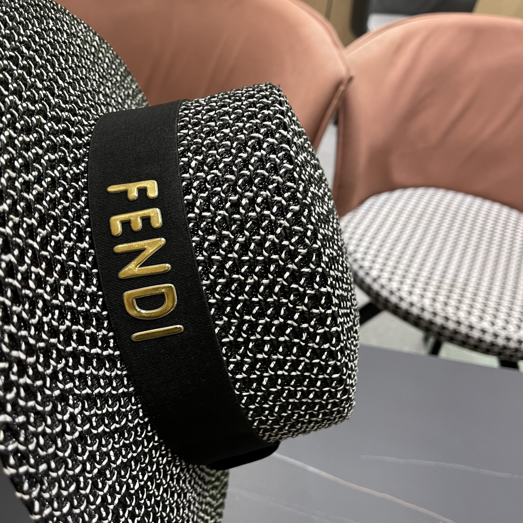  芬迪fendl 2025新款草帽休闲沙滩度假太阳草帽出街旅游必备