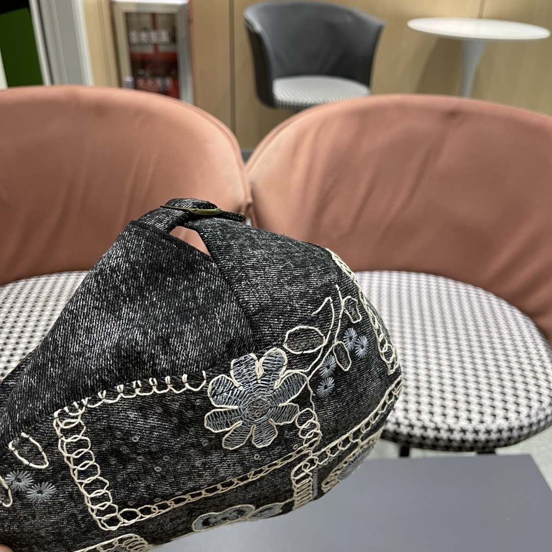  香奈儿2025新款韩版牛仔前进帽贝雷帽女春秋时尚百搭薄款
画家帽八角蓓蕾帽子