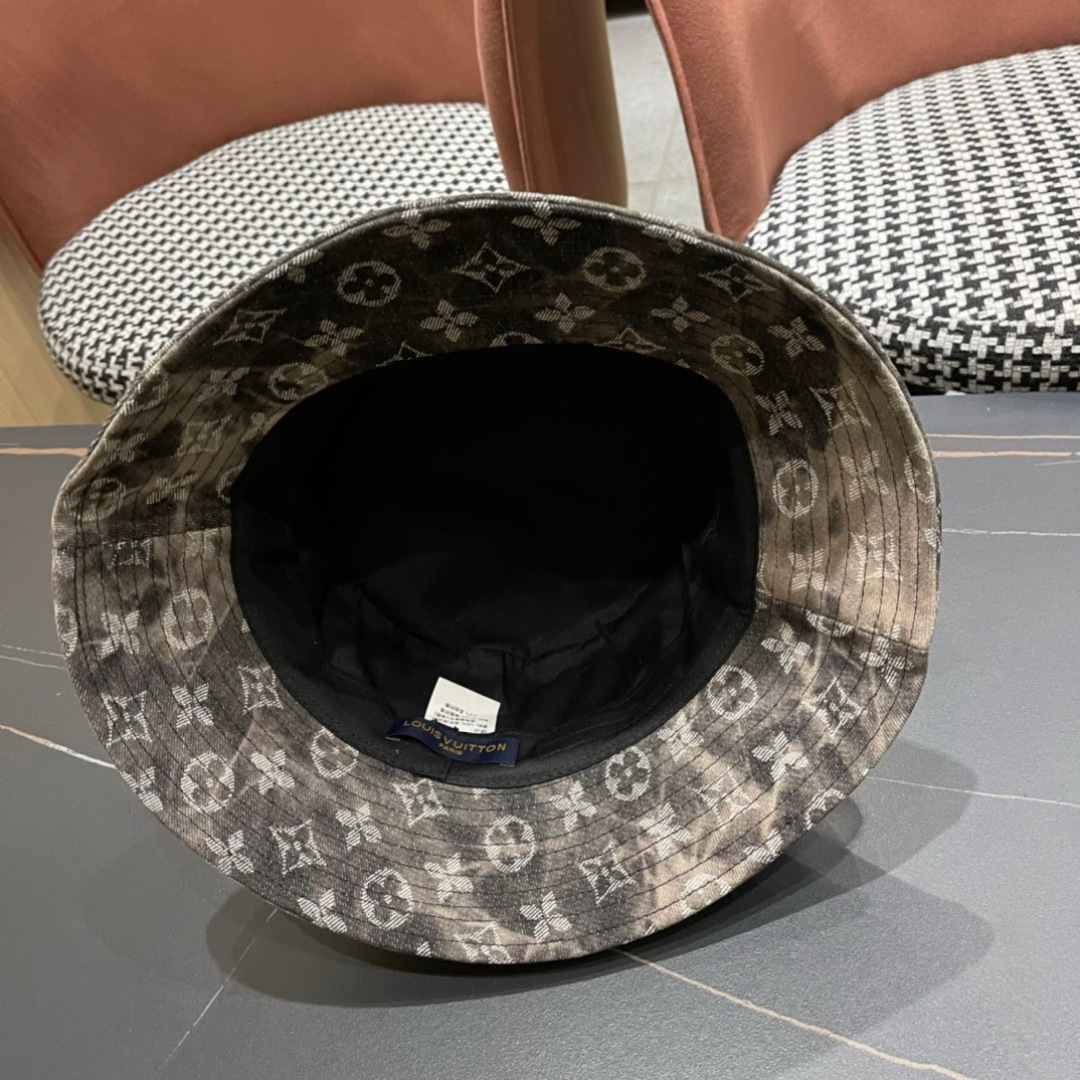  LV路易威登度阳牛仔渔夫帽，非常经典的经典出门必备，非常显脸小
