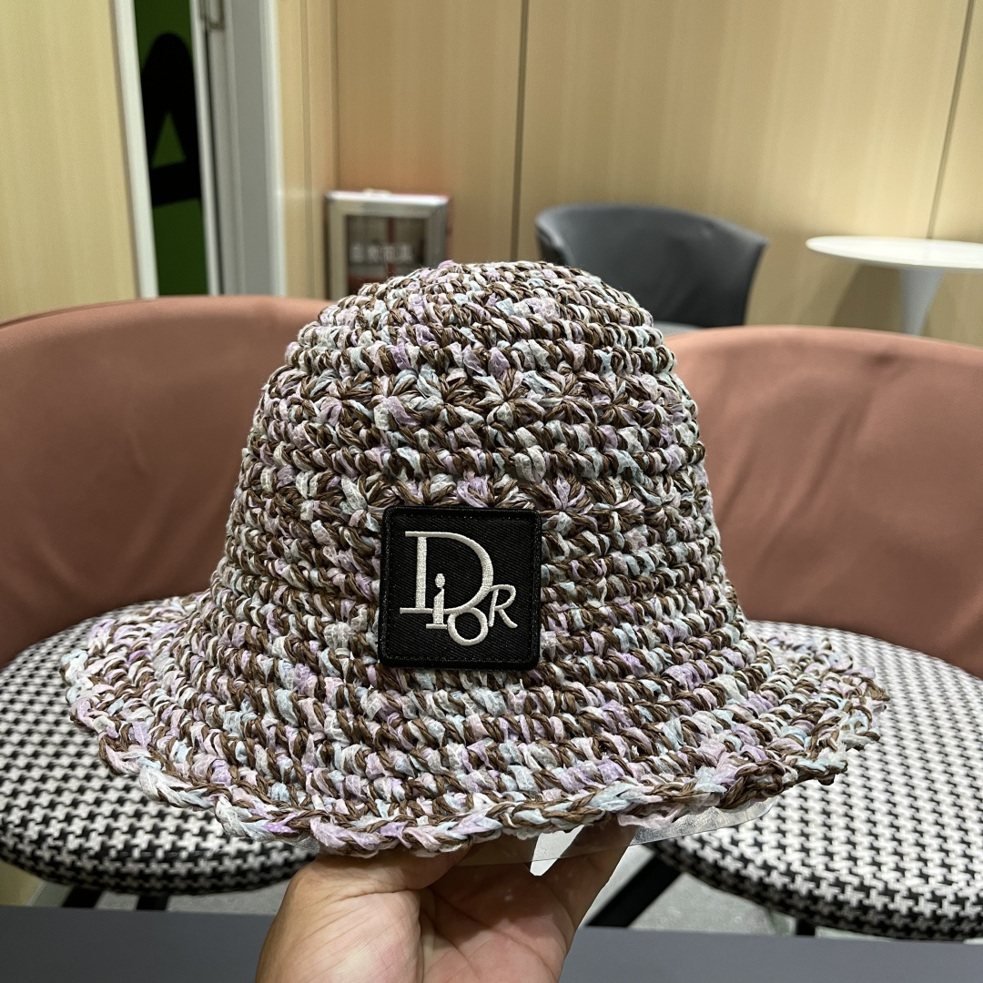  迪奥 2025新款小清新彩色草编渔夫帽子女夏季海边沙滩度假遮阳防晒帽