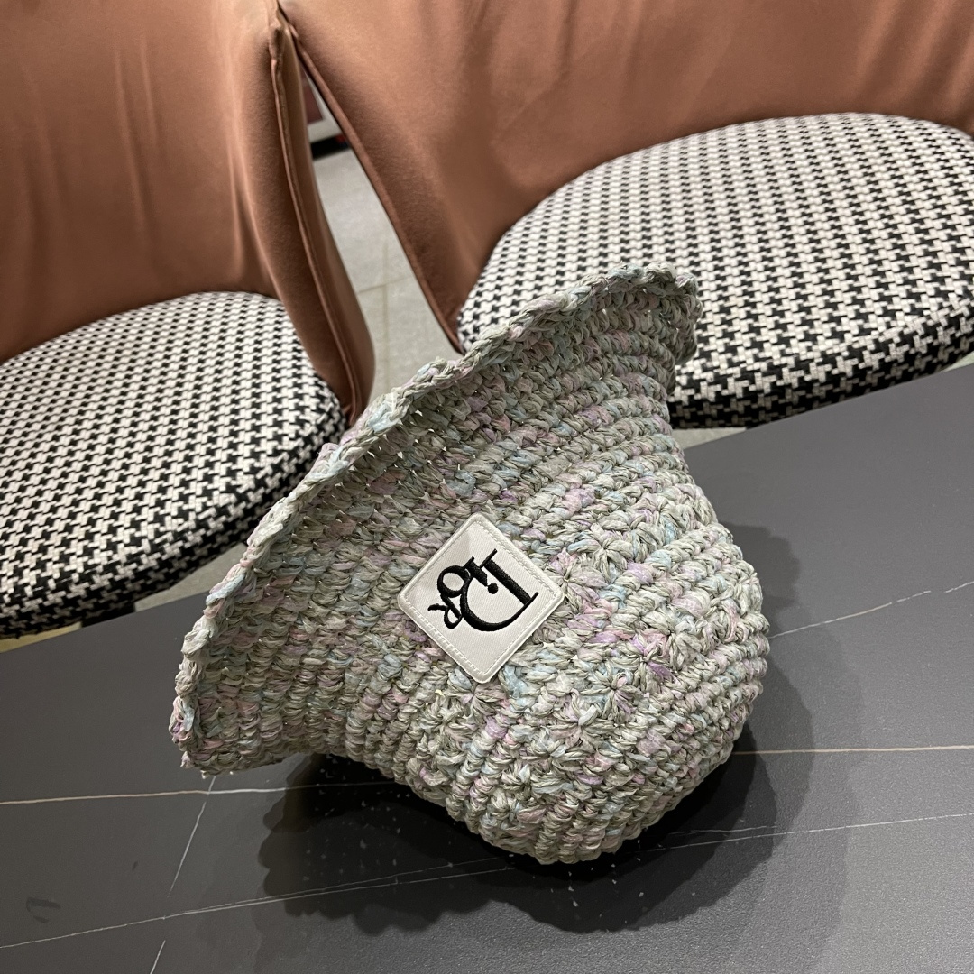  迪奥 2025新款小清新彩色草编渔夫帽子女夏季海边沙滩度假遮阳防晒帽