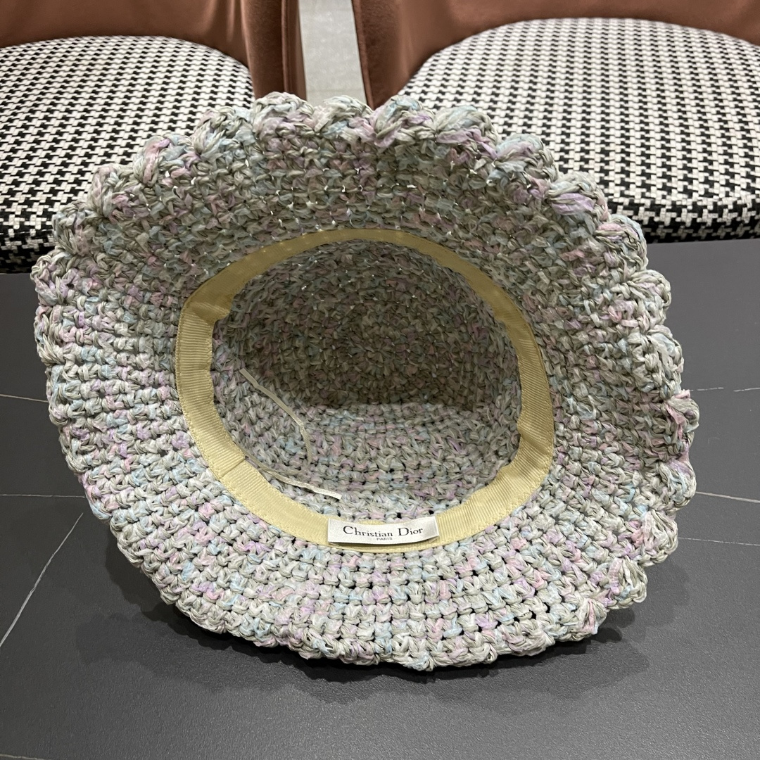  迪奥 2025新款小清新彩色草编渔夫帽子女夏季海边沙滩度假遮阳防晒帽