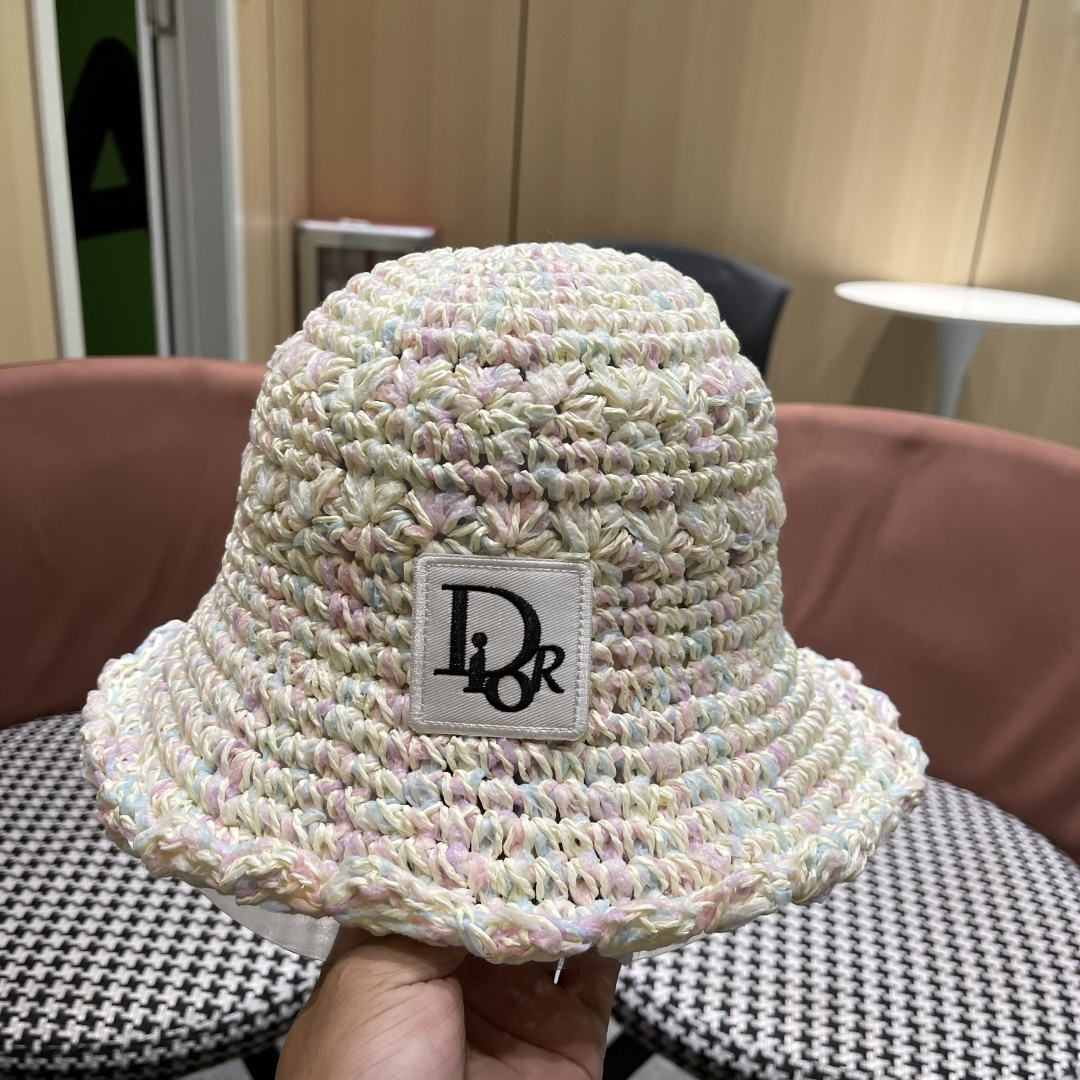  迪奥 2025新款小清新彩色草编渔夫帽子女夏季海边沙滩度假遮阳防晒帽