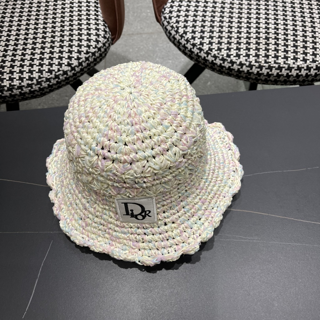  迪奥 2025新款小清新彩色草编渔夫帽子女夏季海边沙滩度假遮阳防晒帽