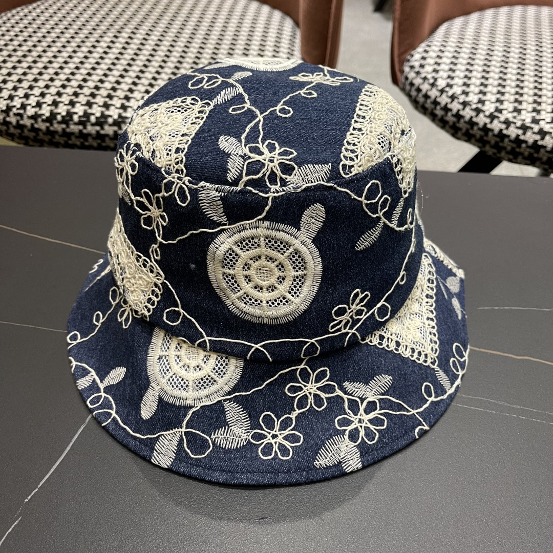  香奈儿2025潮流渔夫帽女春夏季新款绣花小沿显瘦韩版
酷炫青年街头男女帽子
