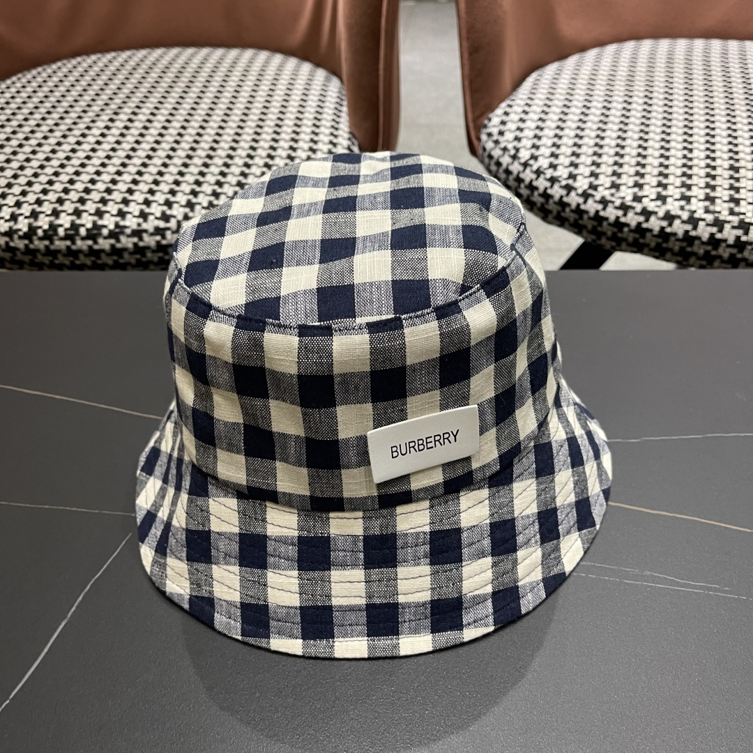  巴宝莉2025春夏新款渔夫帽女复古格子日系百搭遮阳盆帽春
夏帽子女遮阳帽
