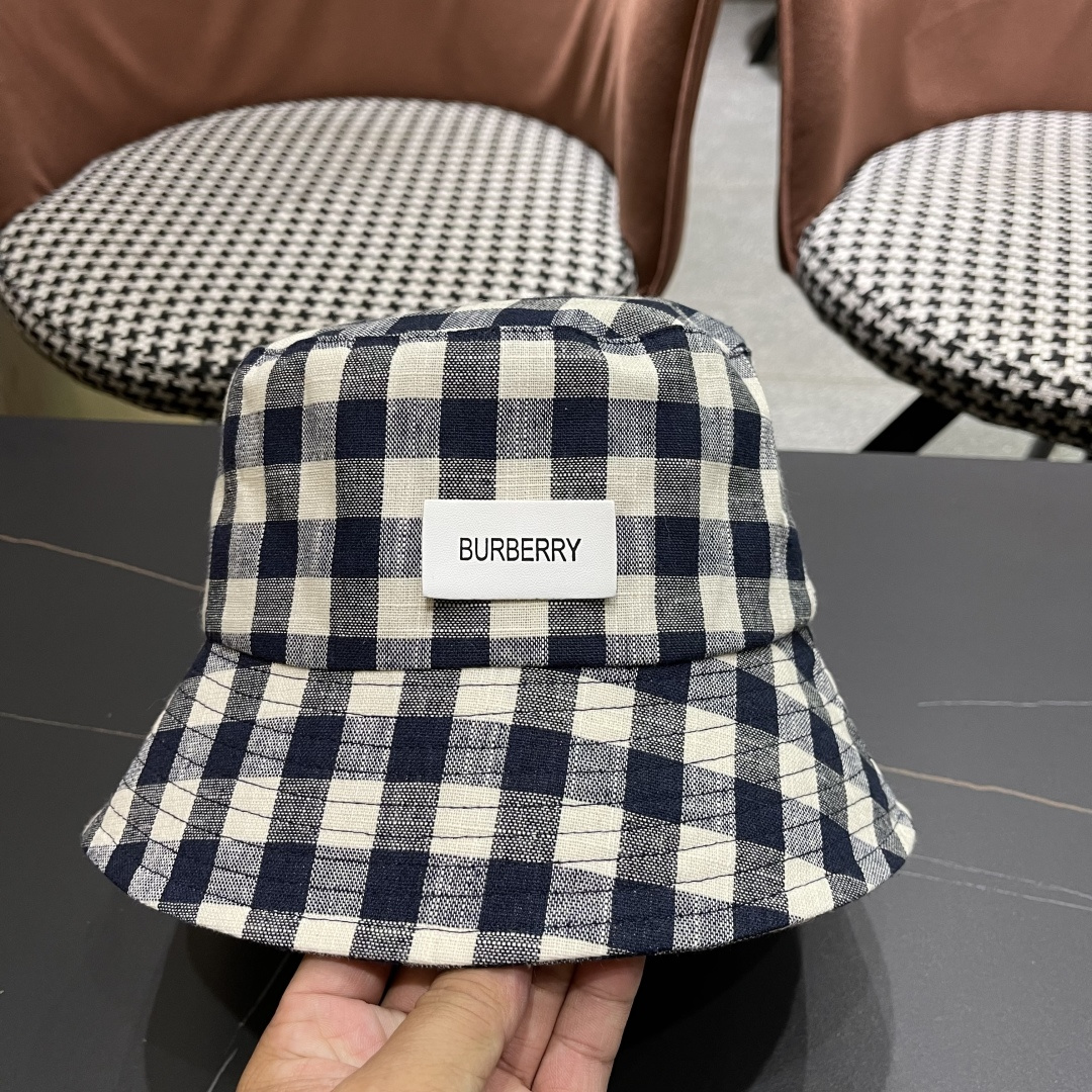  巴宝莉2025春夏新款渔夫帽女复古格子日系百搭遮阳盆帽春
夏帽子女遮阳帽