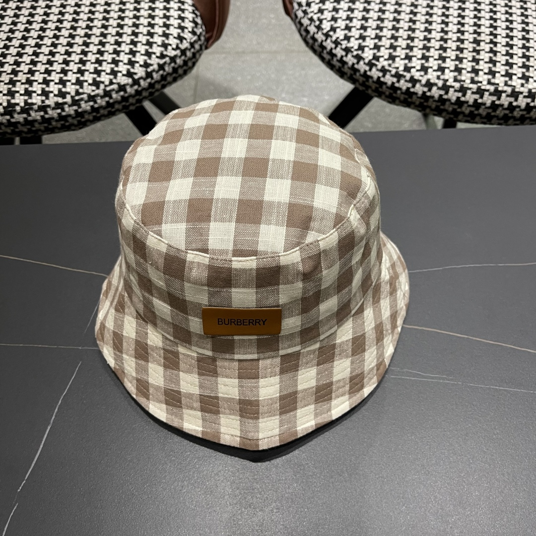  巴宝莉2025春夏新款渔夫帽女复古格子日系百搭遮阳盆帽春
夏帽子女遮阳帽