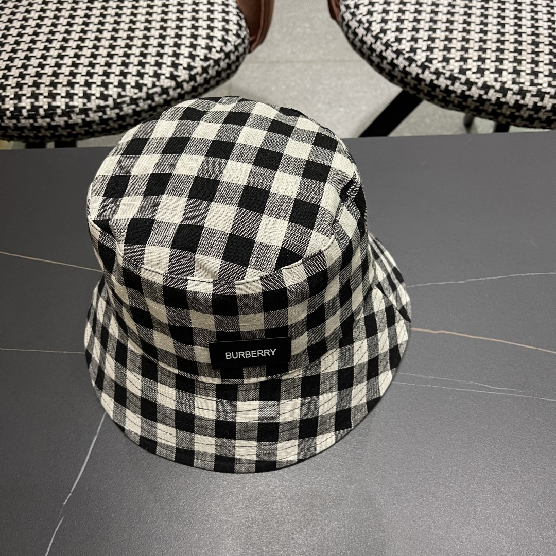  巴宝莉2025春夏新款渔夫帽女复古格子日系百搭遮阳盆帽春
夏帽子女遮阳帽