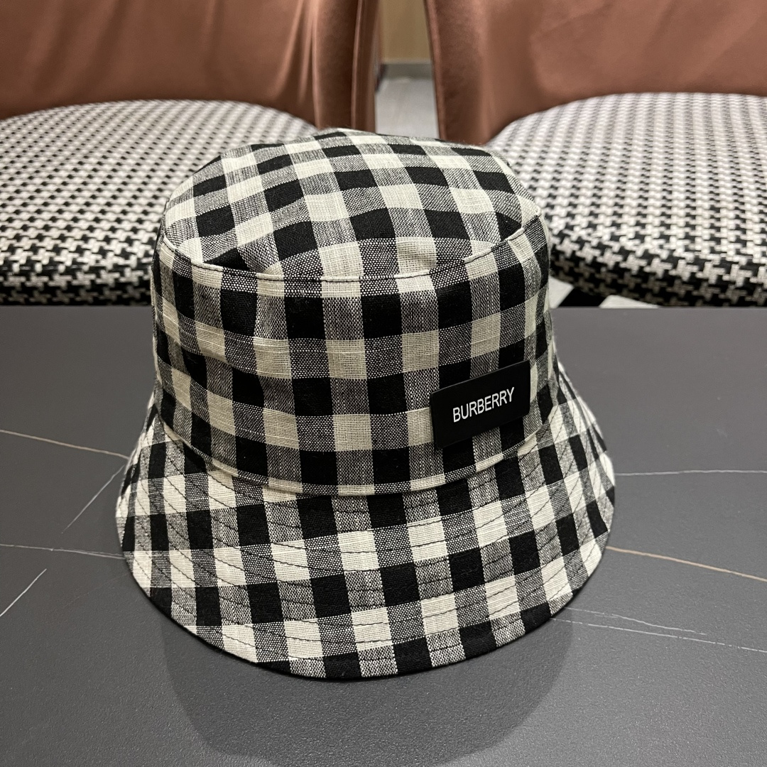  巴宝莉2025春夏新款渔夫帽女复古格子日系百搭遮阳盆帽春
夏帽子女遮阳帽
