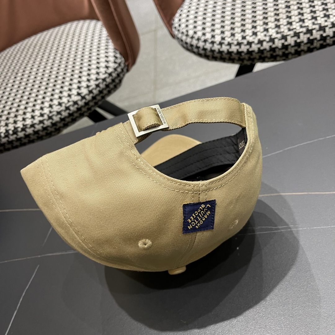  路易威登棒球帽LouisVuitton🧢  LV棒球帽，简约大气，男女通用