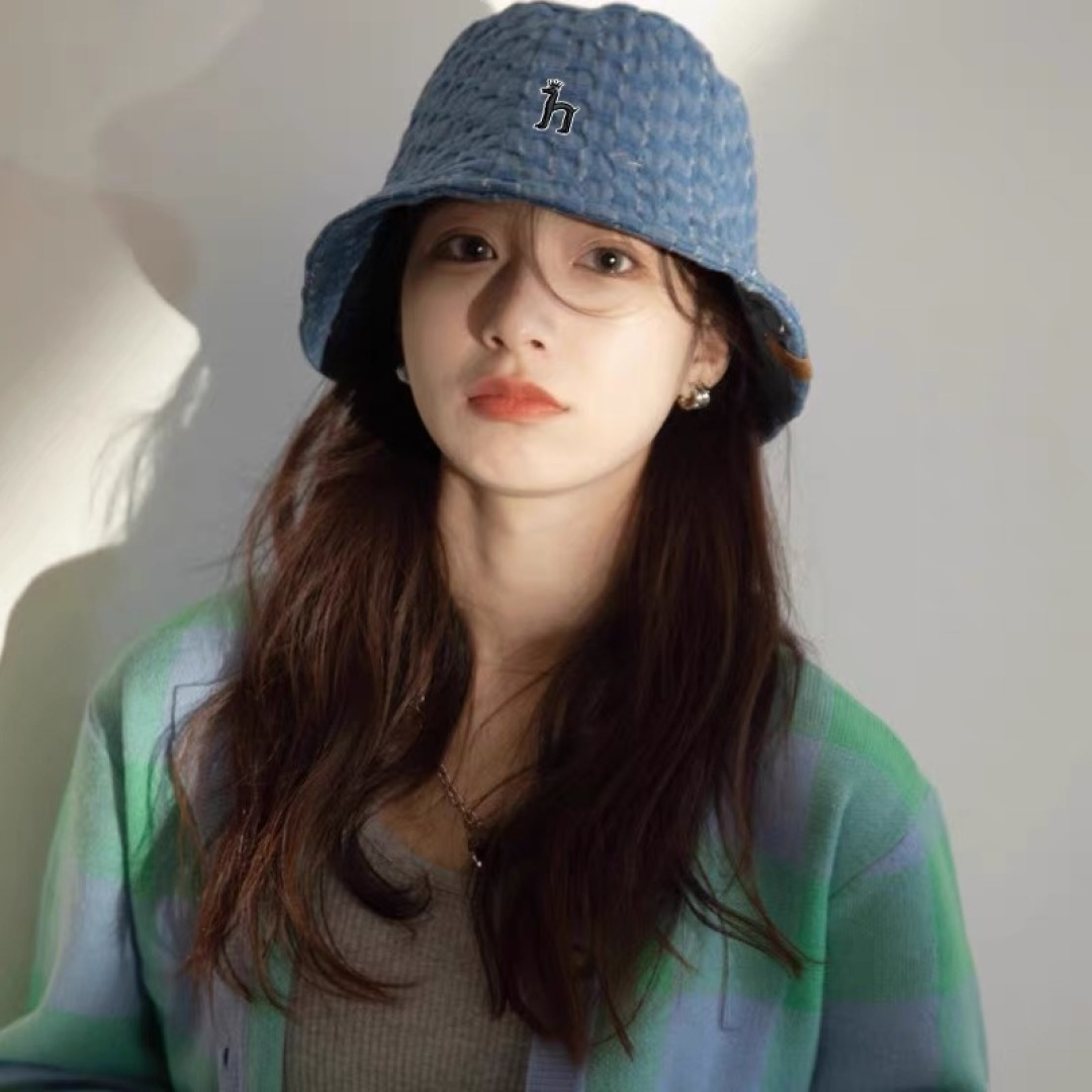 NO:364669,Fendi Korean style fashionable and versatile solid color bucket hat women's plaid simple face showing small fishing hat spring and autumn temperament basin hat fisherman hat baseball hat knit hat, hat, fendi, espadrilles, hats芬迪 韩版时尚百搭纯色水桶帽女款格子简约显脸小渔 夫帽春秋气质盆帽子帽子渔夫帽棒球帽针织帽,帽子,fendi,espadrilles,hats,hat