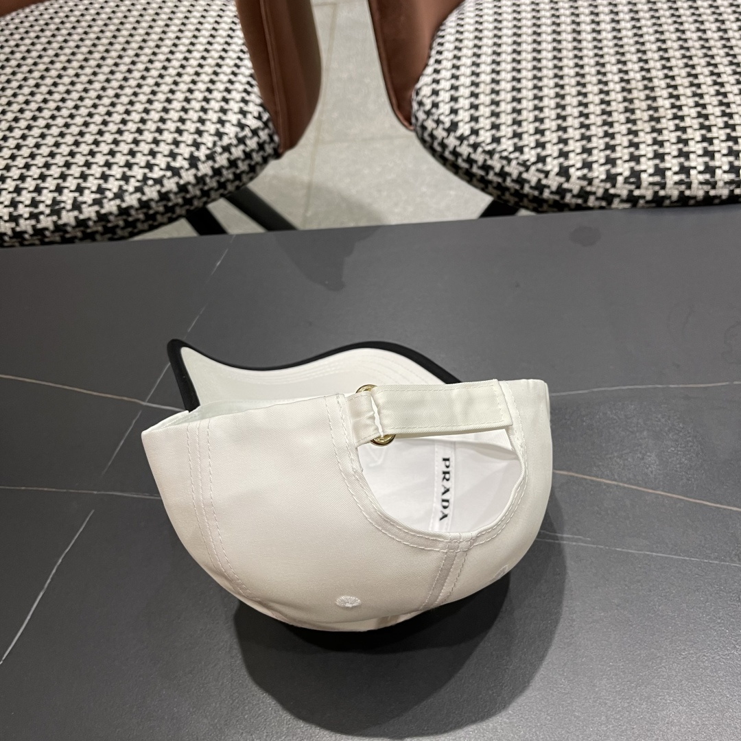  Prada(普拉达)新款原单棒球帽， 刺绣logo，专柜11开模订制，原版纯棉布料轻盈透气！质量超赞，