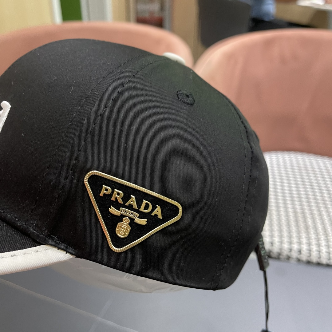  Prada(普拉达)新款原单棒球帽， 刺绣logo，专柜11开模订制，原版纯棉布料轻盈透气！质量超赞，