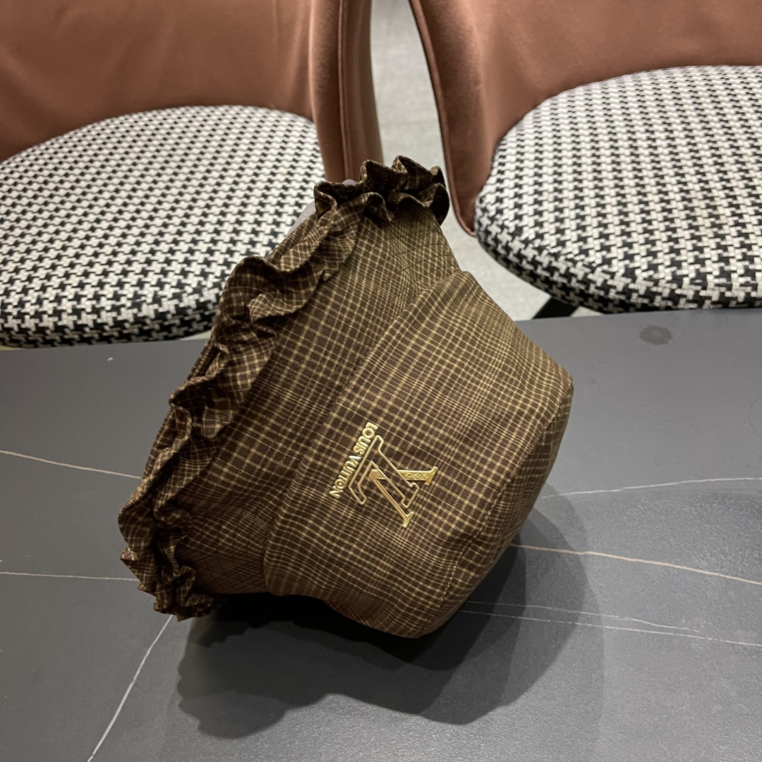  Lv路易威登 品脸小吸睛百搭英伦格子棉复古休闲厚秋女式木耳边盆渔夫帽