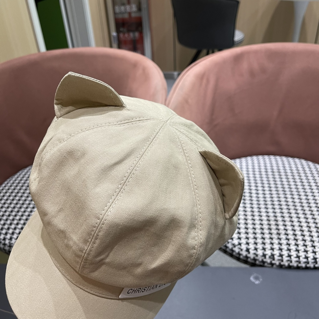  迪奥 可爱猫耳朵贝雷帽女日系百搭显脸小八
角帽复古大头围黑色画家帽子