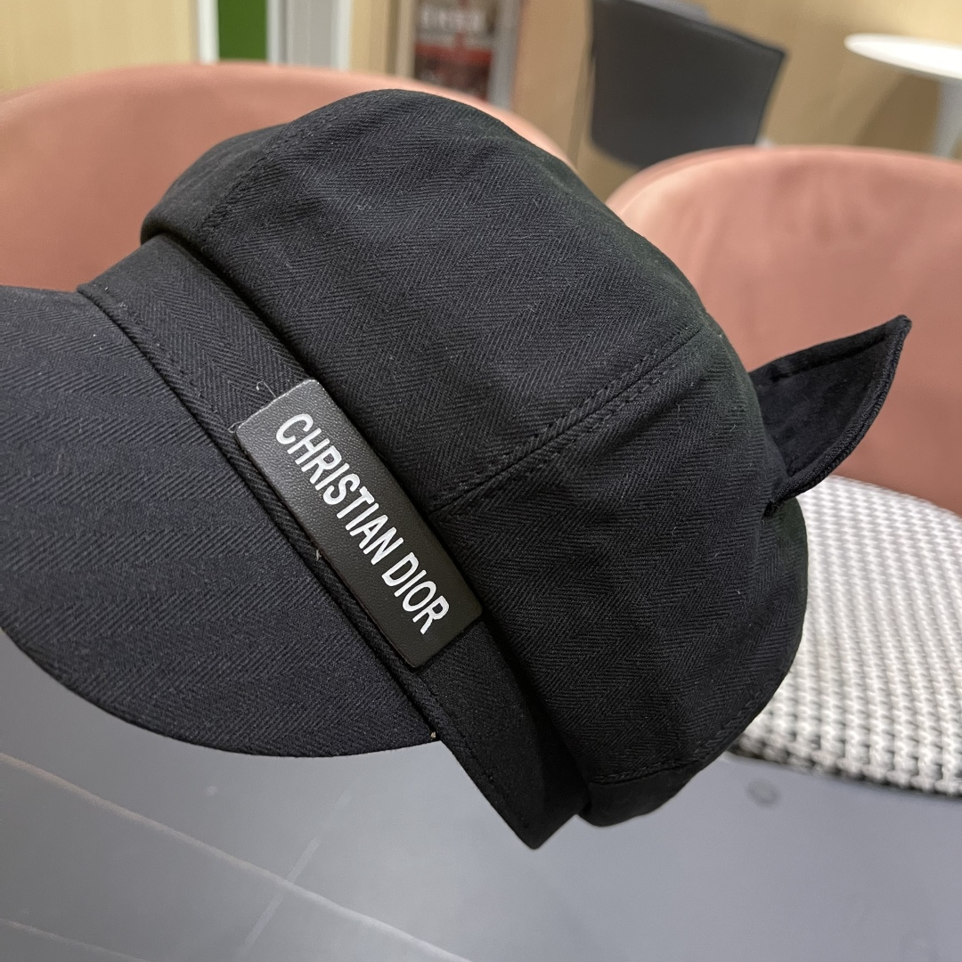  迪奥 可爱猫耳朵贝雷帽女日系百搭显脸小八
角帽复古大头围黑色画家帽子