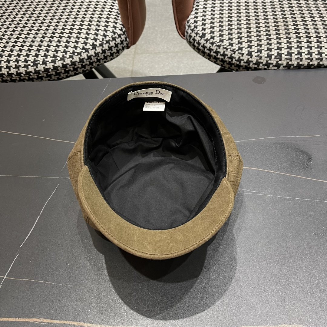  迪奥 可爱猫耳朵贝雷帽女日系百搭显脸小八
角帽复古大头围黑色画家帽子