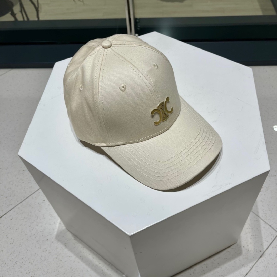 赛琳celine官网代购版本。明星同款最新棒球帽，时尚潮流，高端做工！每一个帽子都是用心之作！非一般的品