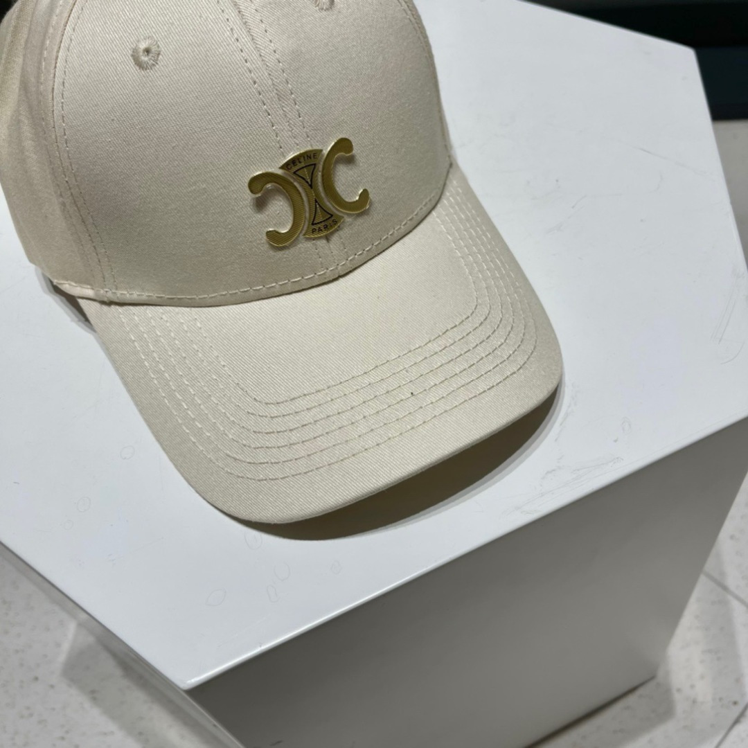 赛琳celine官网代购版本。明星同款最新棒球帽，时尚潮流，高端做工！每一个帽子都是用心之作！非一般的品