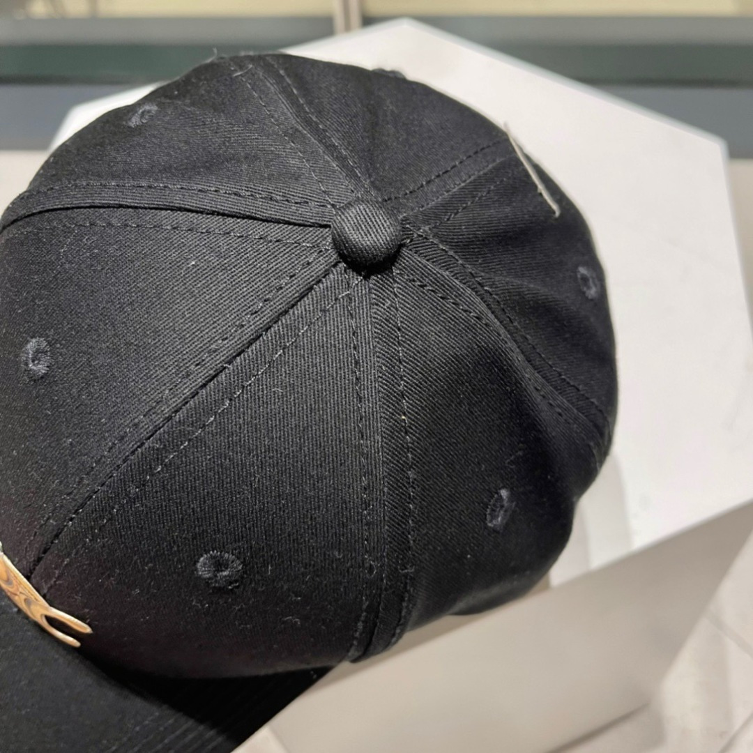 赛琳celine官网代购版本。明星同款最新棒球帽，时尚潮流，高端做工！每一个帽子都是用心之作！非一般的品