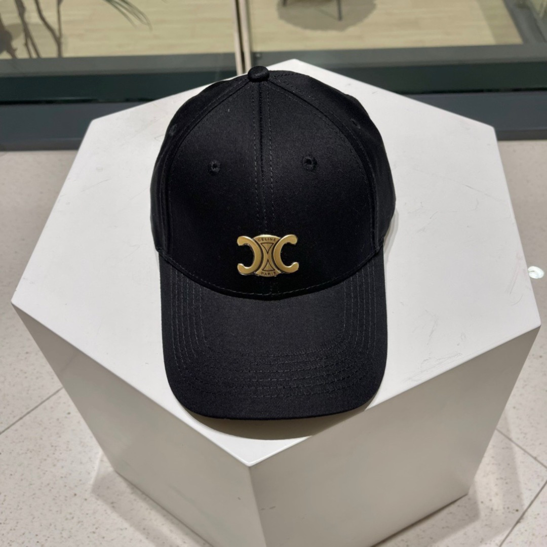 赛琳celine官网代购版本。明星同款最新棒球帽，时尚潮流，高端做工！每一个帽子都是用心之作！非一般的品