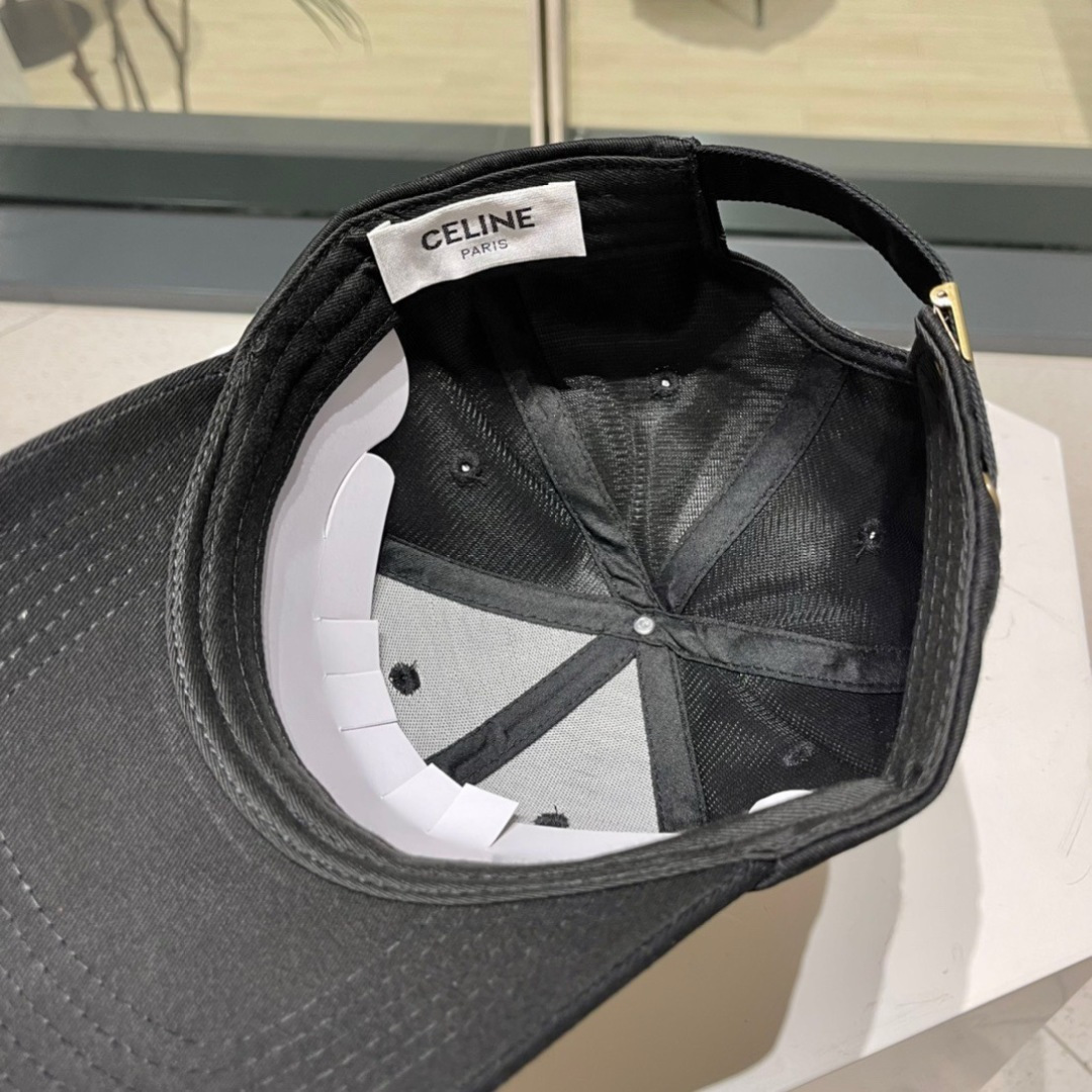 赛琳celine官网代购版本。明星同款最新棒球帽，时尚潮流，高端做工！每一个帽子都是用心之作！非一般的品