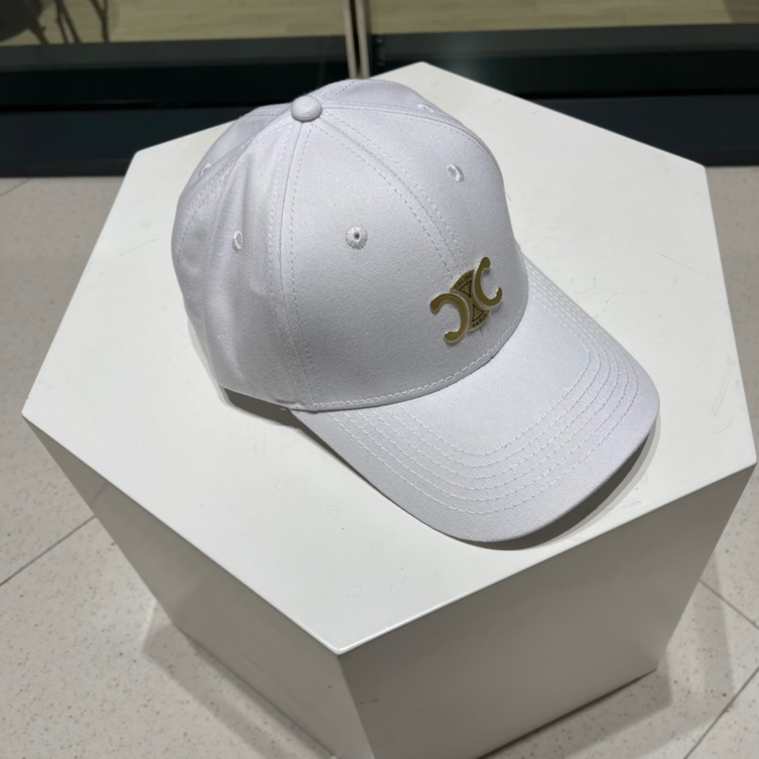 赛琳celine官网代购版本。明星同款最新棒球帽，时尚潮流，高端做工！每一个帽子都是用心之作！非一般的品