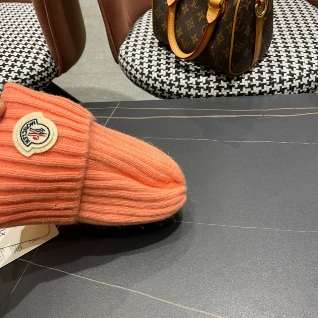  蒙口Moncler盟可睐💥官网经典针织帽，原单复刻.非常柔软亲肤，弹性很好💓有质感又非常百搭的款式~保