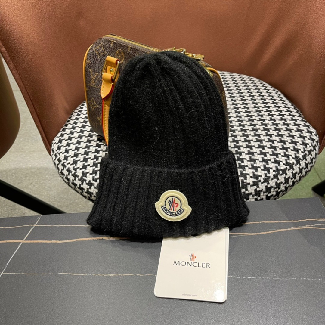 蒙口Moncler盟可睐💥官网经典针织帽，原单复刻.非常柔软亲肤，弹性很好💓有质感又非常百搭的款式~保