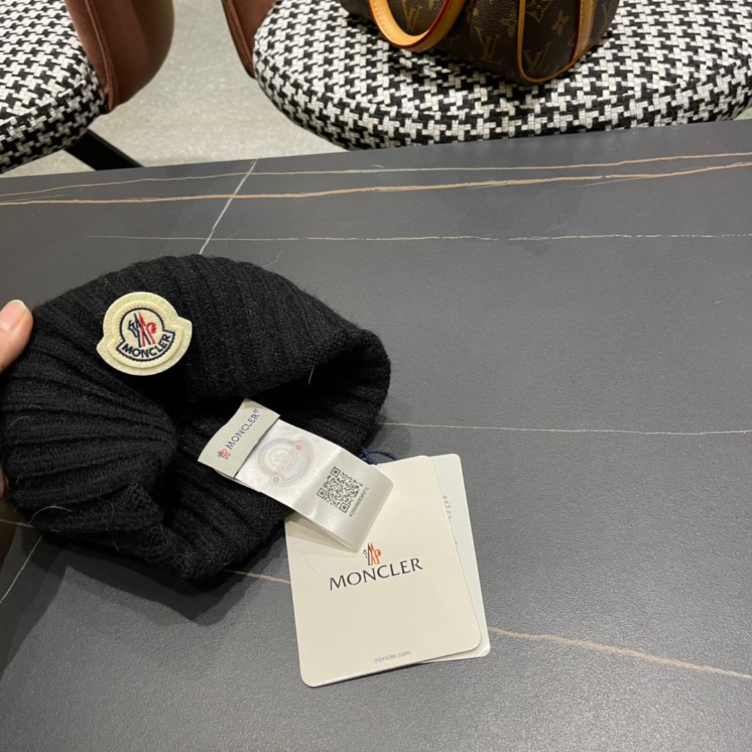  蒙口Moncler盟可睐💥官网经典针织帽，原单复刻.非常柔软亲肤，弹性很好💓有质感又非常百搭的款式~保