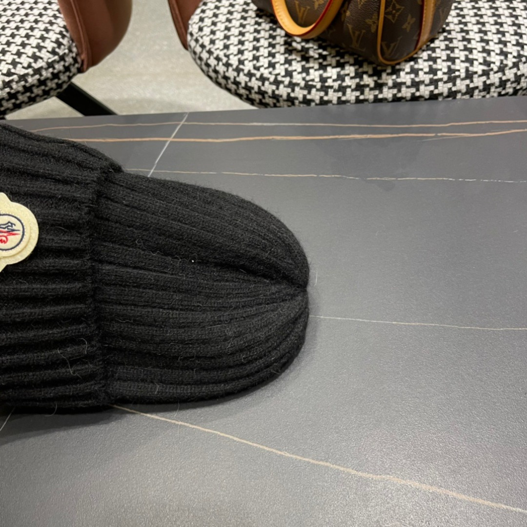  蒙口Moncler盟可睐💥官网经典针织帽，原单复刻.非常柔软亲肤，弹性很好💓有质感又非常百搭的款式~保