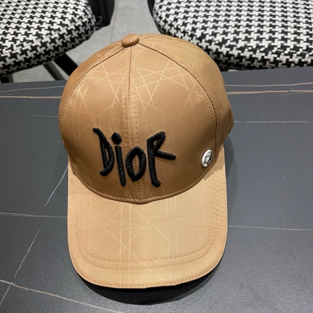 （DIOR迪奥】新款走量简约棒球帽🧢，新款出货，大牌款超好搭配，赶紧入手！