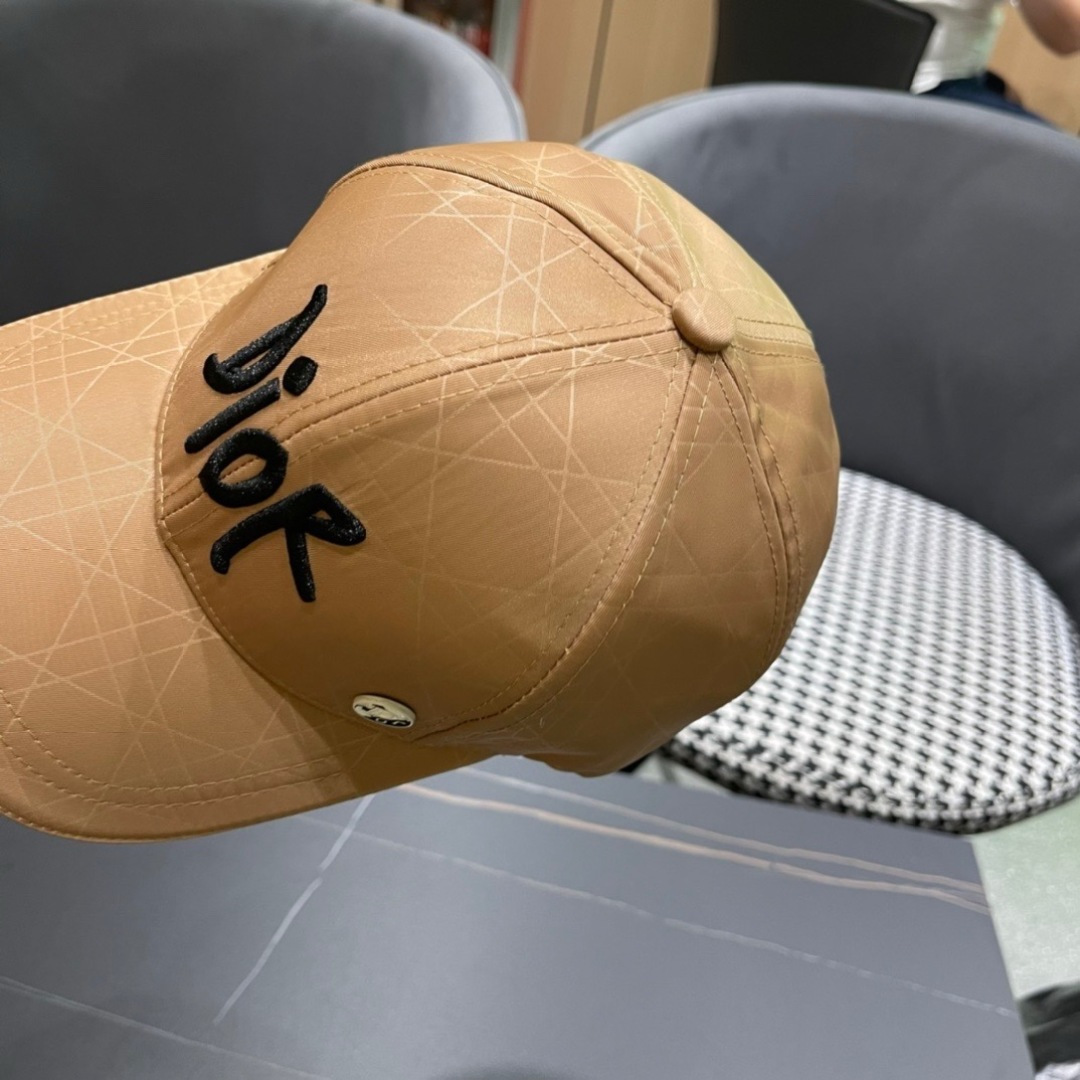 （DIOR迪奥】新款走量简约棒球帽🧢，新款出货，大牌款超好搭配，赶紧入手！
