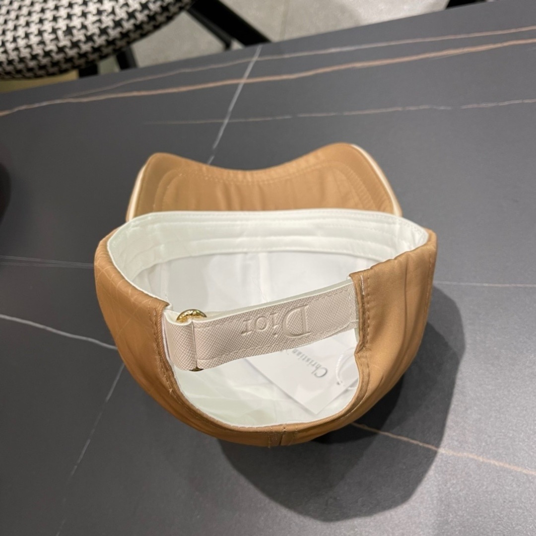 （DIOR迪奥】新款走量简约棒球帽🧢，新款出货，大牌款超好搭配，赶紧入手！