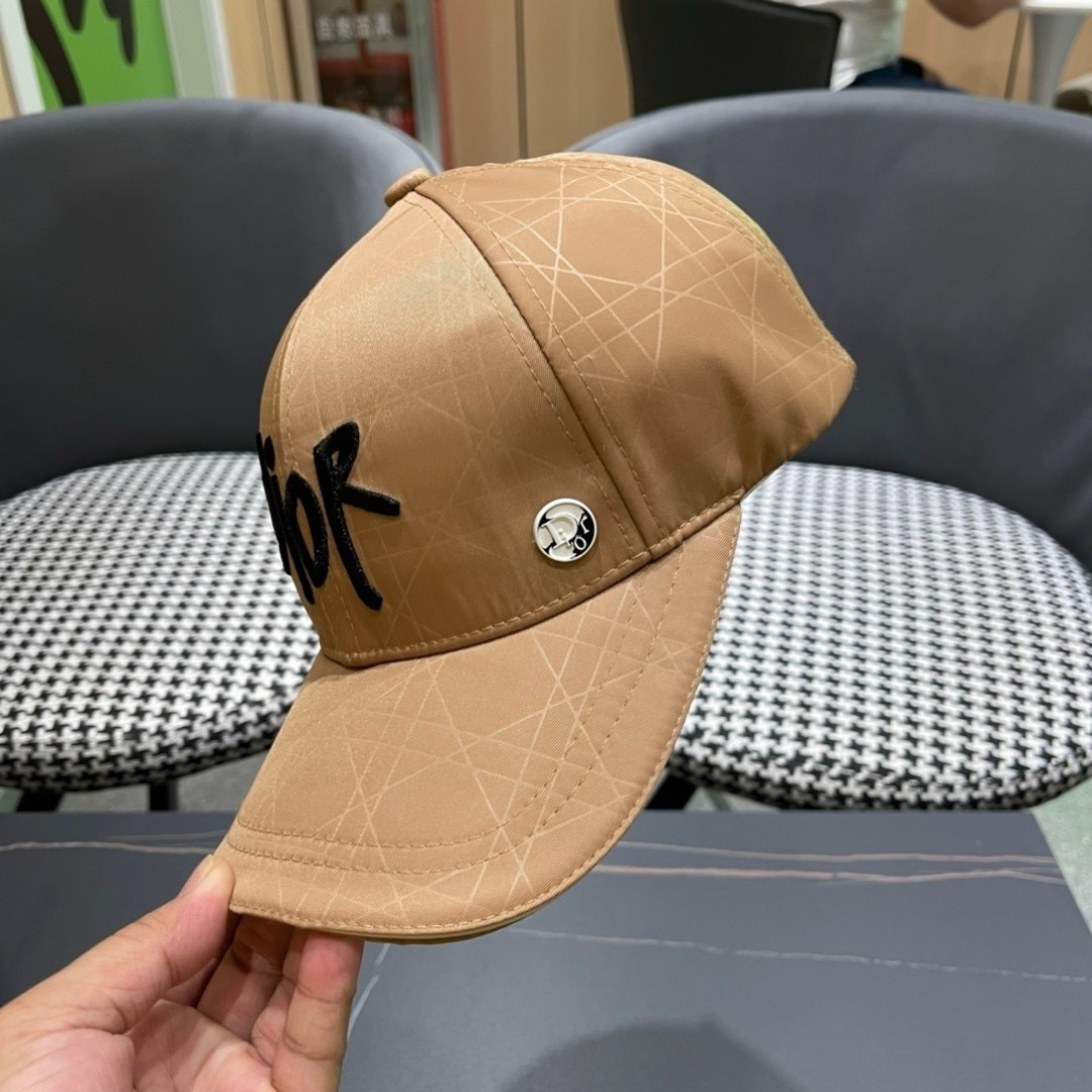 （DIOR迪奥】新款走量简约棒球帽🧢，新款出货，大牌款超好搭配，赶紧入手！