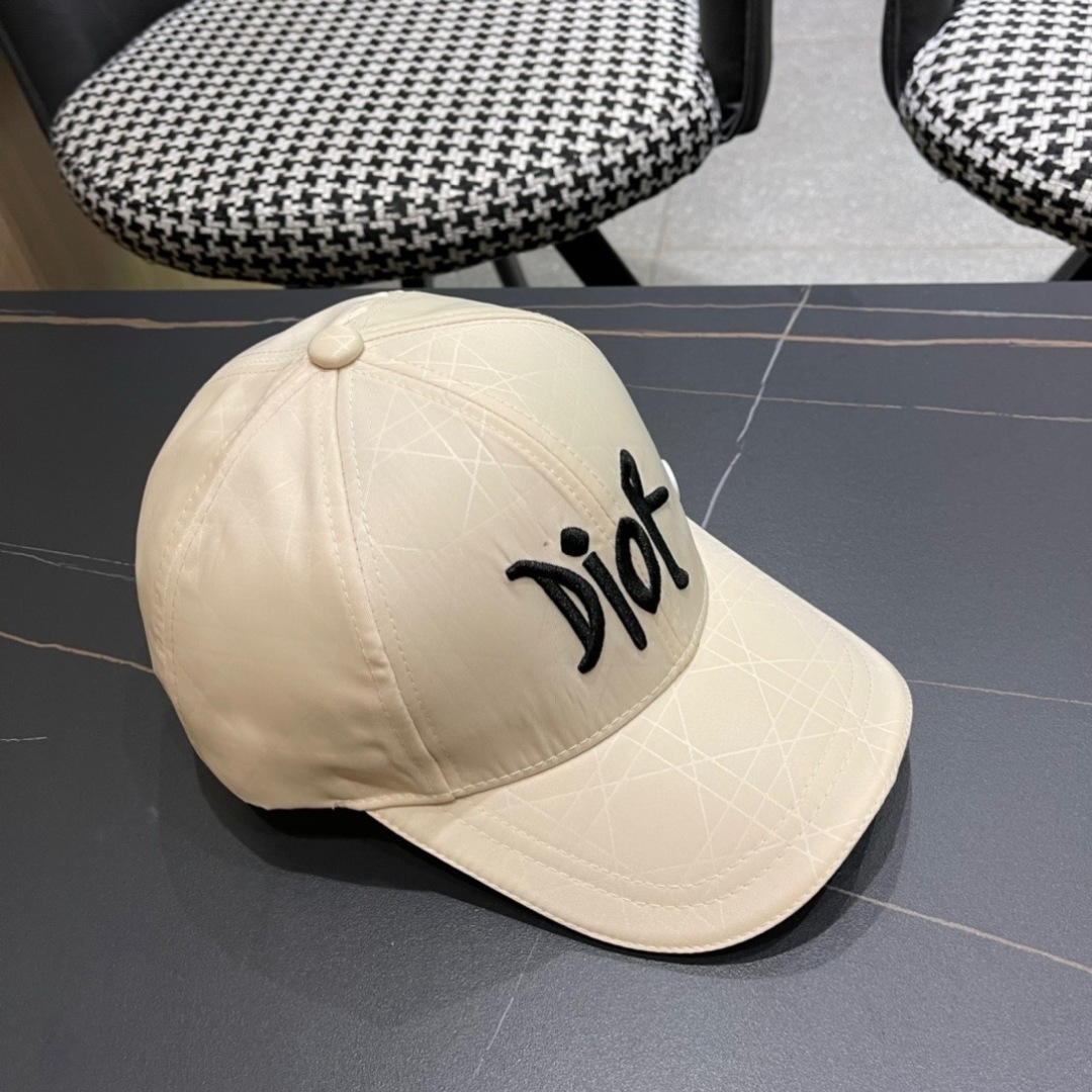（DIOR迪奥】新款走量简约棒球帽🧢，新款出货，大牌款超好搭配，赶紧入手！