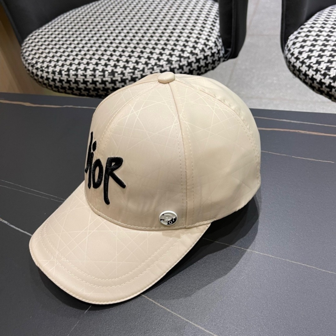（DIOR迪奥】新款走量简约棒球帽🧢，新款出货，大牌款超好搭配，赶紧入手！