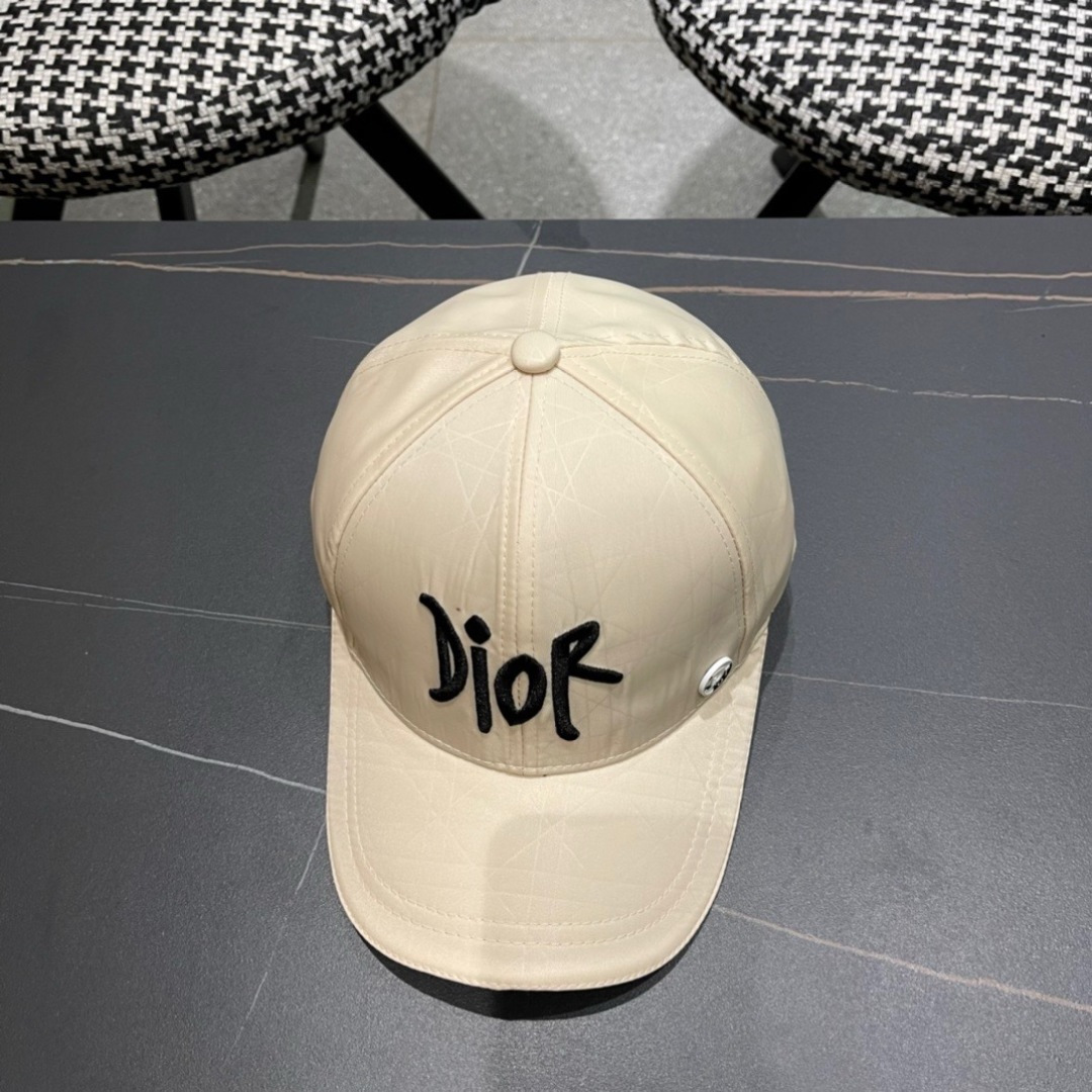 （DIOR迪奥】新款走量简约棒球帽🧢，新款出货，大牌款超好搭配，赶紧入手！