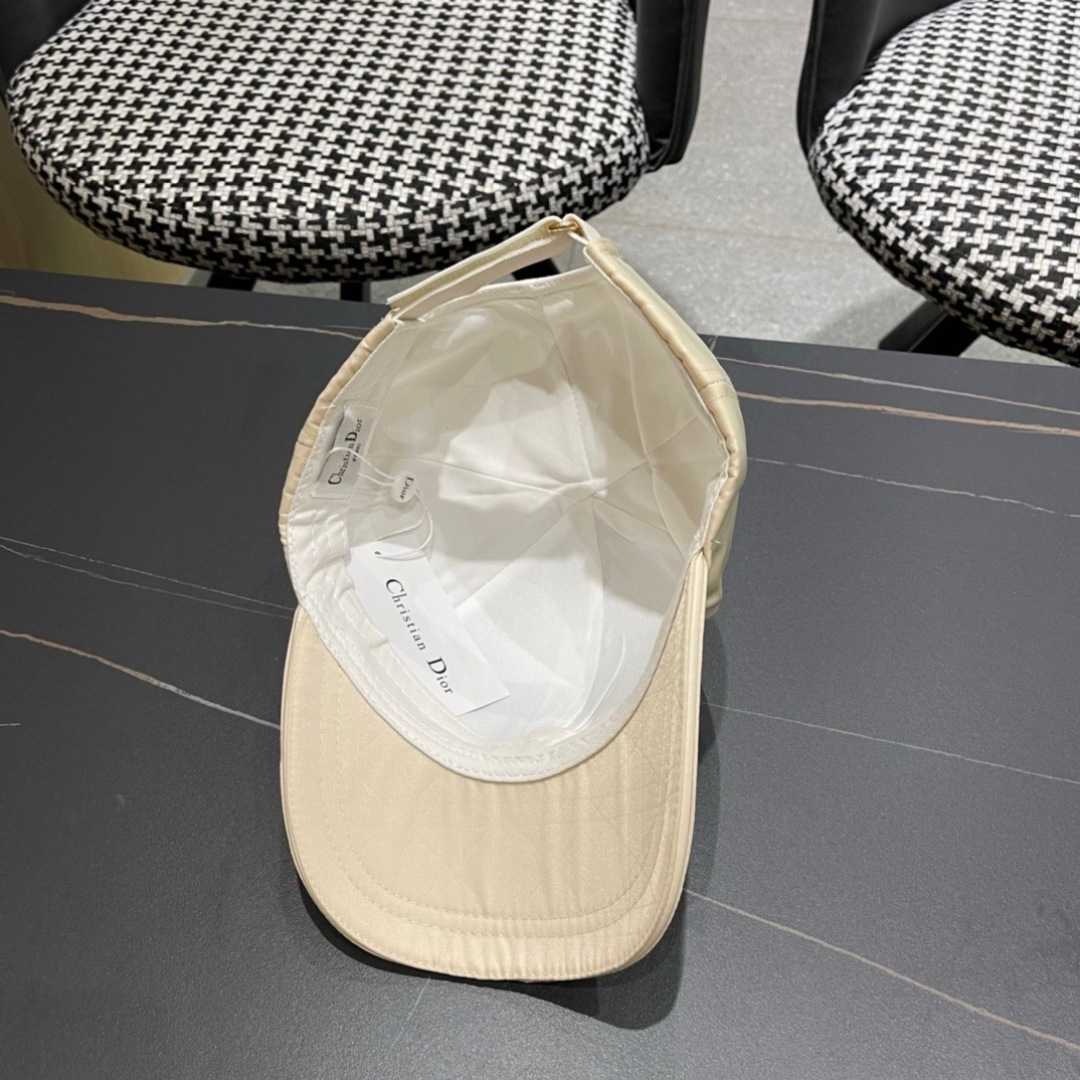 （DIOR迪奥】新款走量简约棒球帽🧢，新款出货，大牌款超好搭配，赶紧入手！