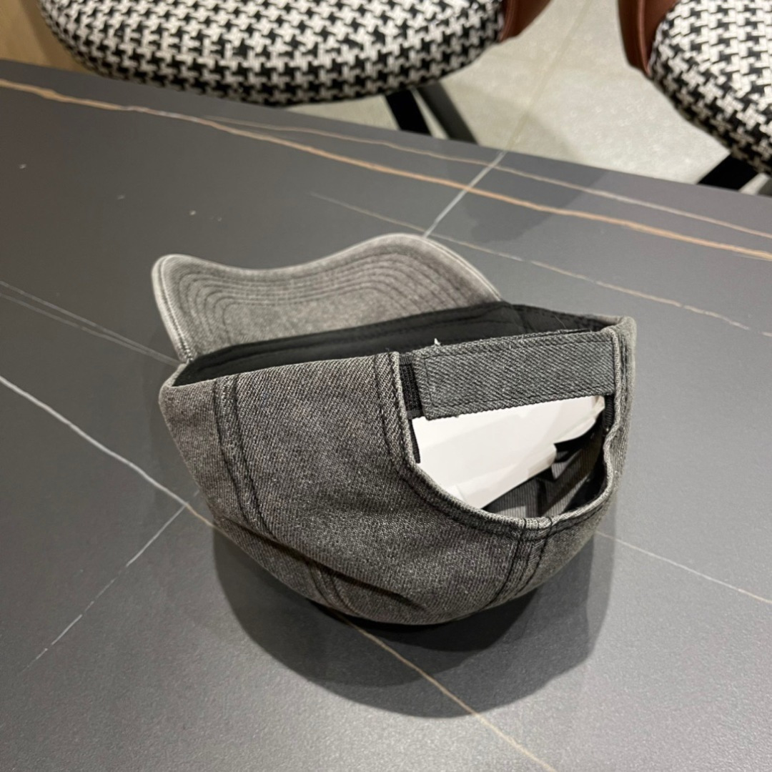  Moncler蒙口经典牛仔棒球帽，经典流行款，原版帆布料轻盈透气！质量超赞，基础头围56，贴片可调节。