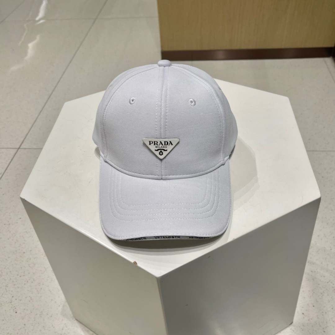 NO:364726,PRADA new baseball cap, men and women baseball cap, high-end customization, head circumference 57cm hat, fisherman hat baseball cap knit hat, hat, prada, prada, espadrilles, hatsPRADA普拉达新款鸭舌帽,男女款棒球帽,高级定制,头围57cm帽子渔夫帽棒球帽针织帽,帽子,prada,prada,espadrilles,hats,hat