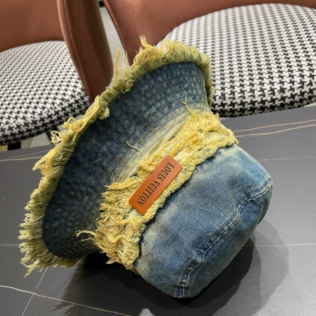    路易威登棒球帽LouisVuitton👒😍韩版时尚牛仔渔夫帽显脸小

