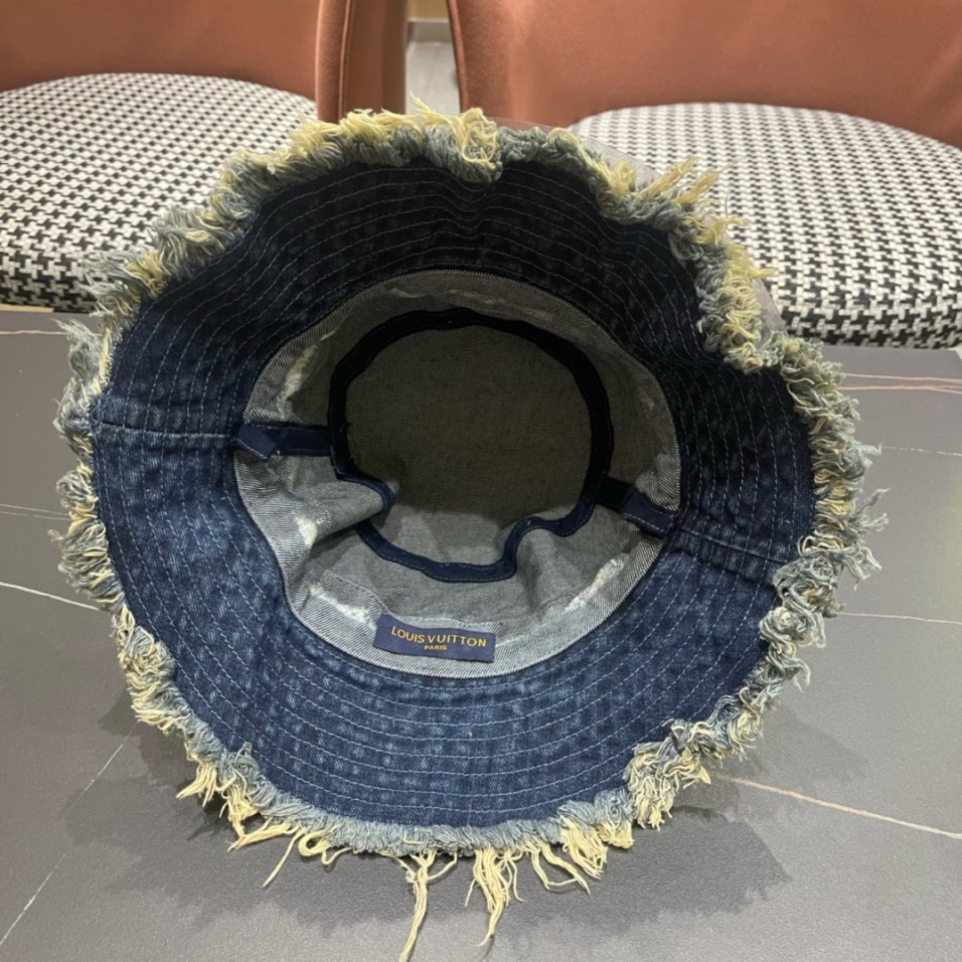    路易威登棒球帽LouisVuitton👒😍韩版时尚牛仔渔夫帽显脸小

