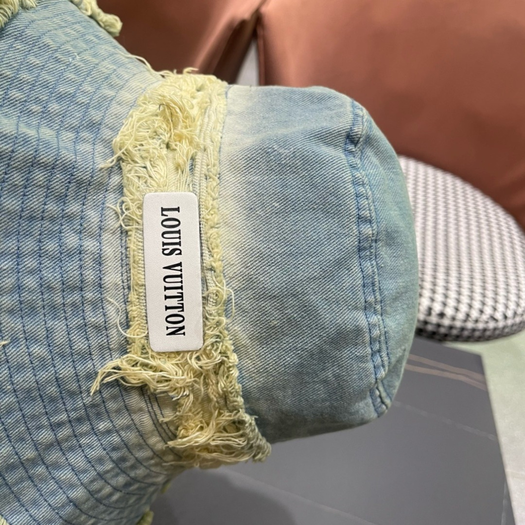    路易威登棒球帽LouisVuitton👒😍韩版时尚牛仔渔夫帽显脸小

